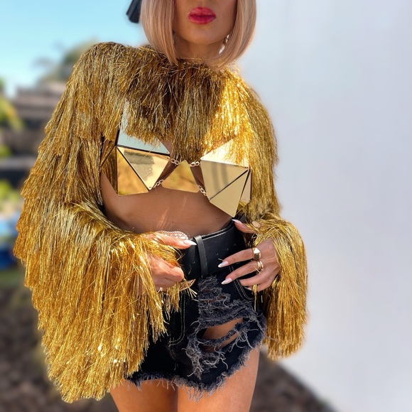 Gold fringe western jacket, Coachella stagecoach outfit, Beyoncé cowboy carter - Picture 9 of 10